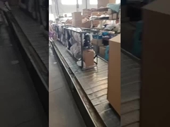 Explore a linha de produção da fábrica de motocicletas e assista ao requintado trabalho dos trabalhadores