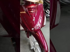 CUB Motocicleta forma compacta linhas lisas e detalhes cuidadosamente projetados